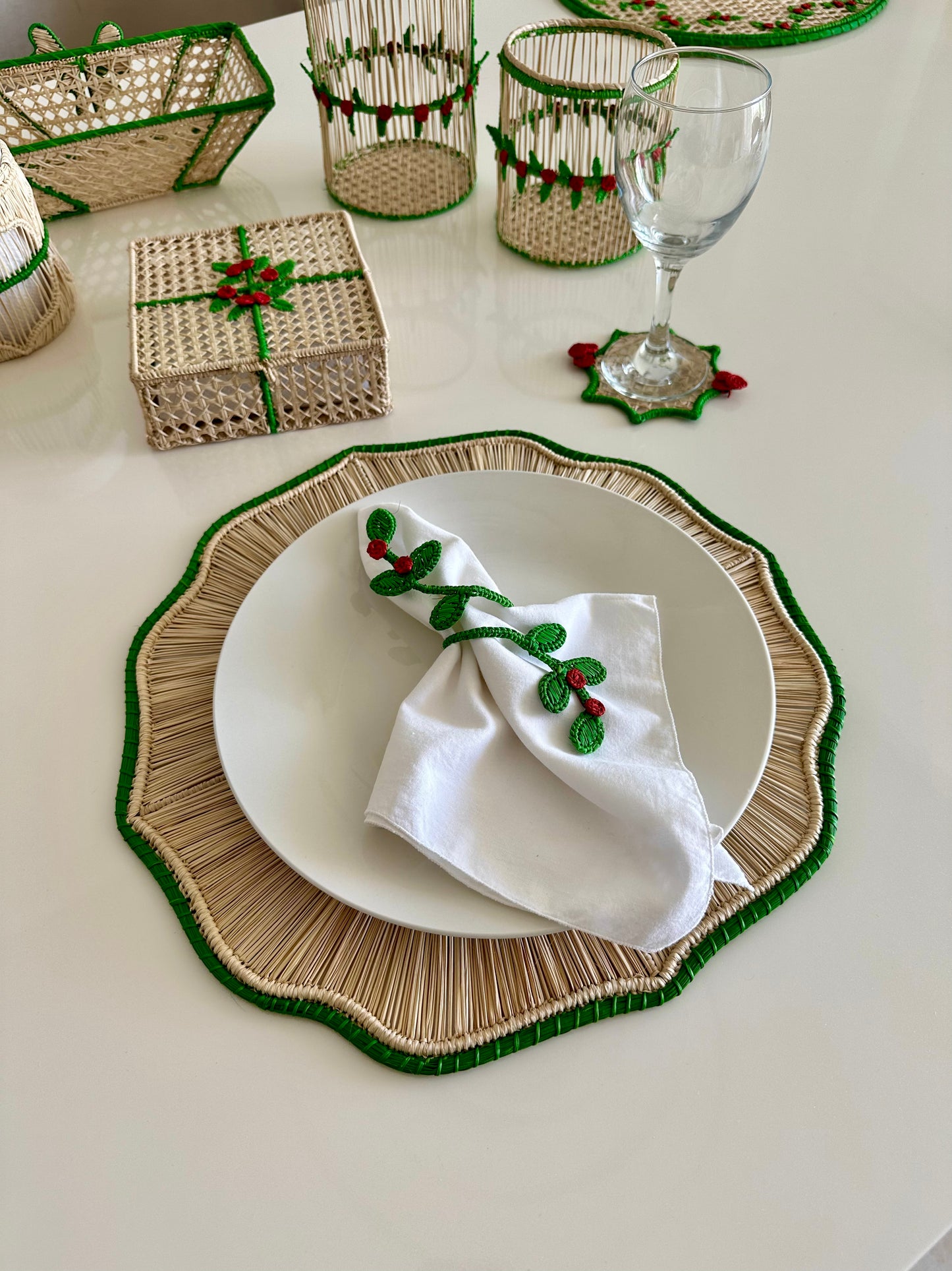 Leaves Iraca Napkin Ring (Set of 4, 6 & 8)