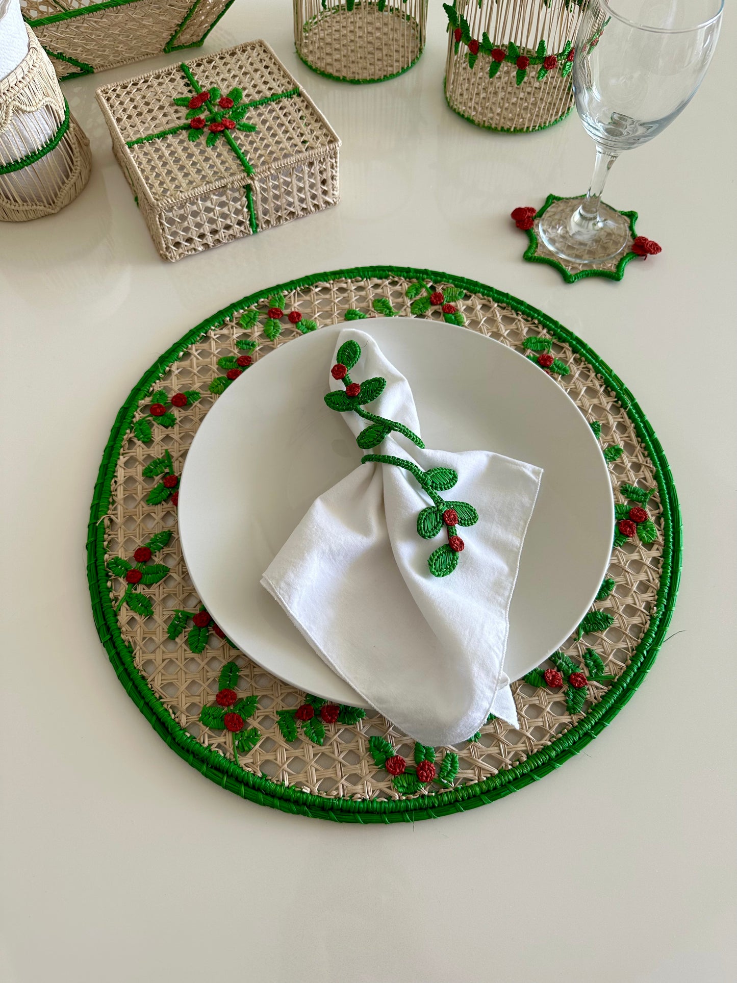 Mistletoe Iraca Coaster (Set of 4, 6 & 8)