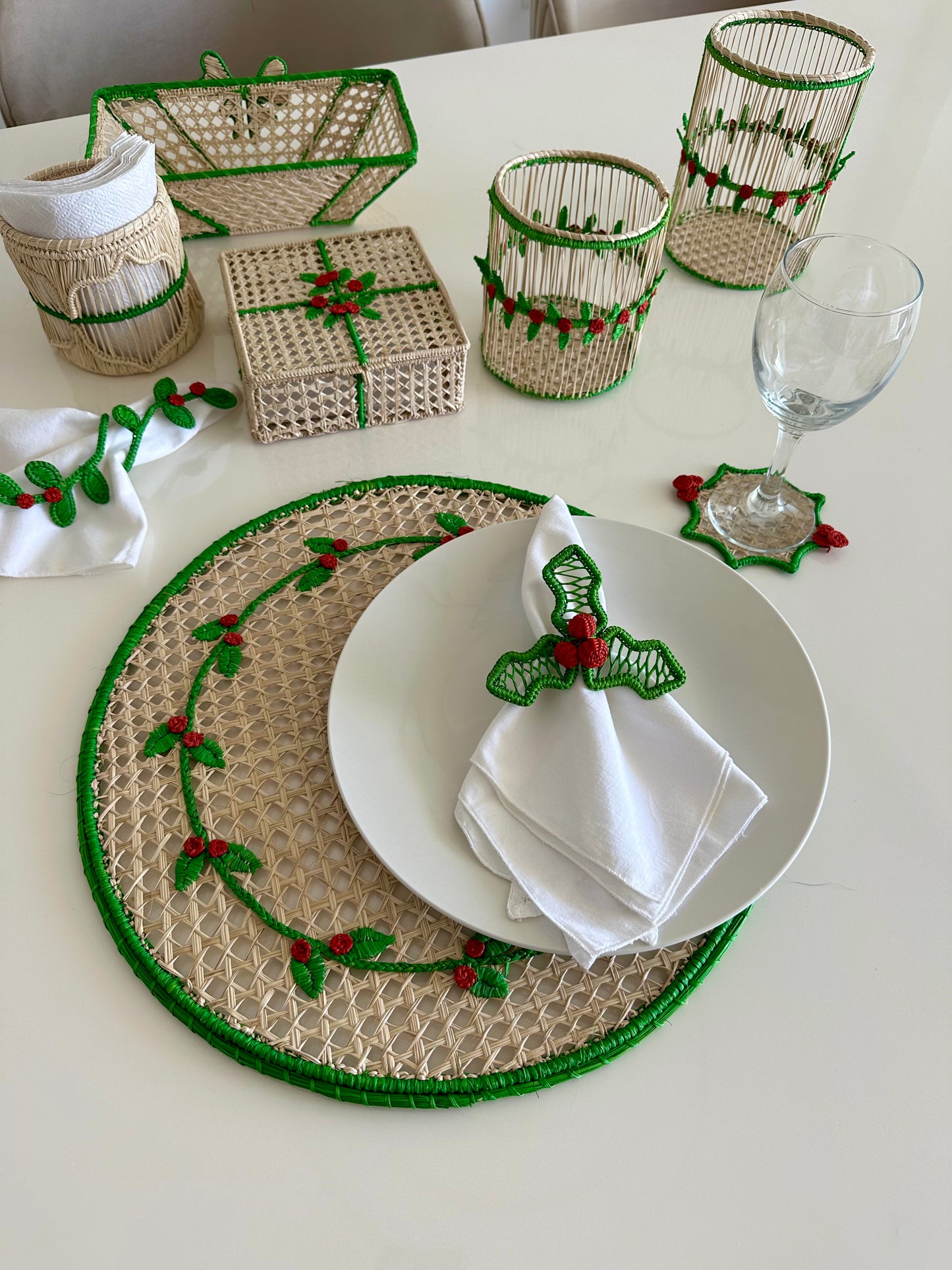 Embroidered Greenery Iraca Placemat