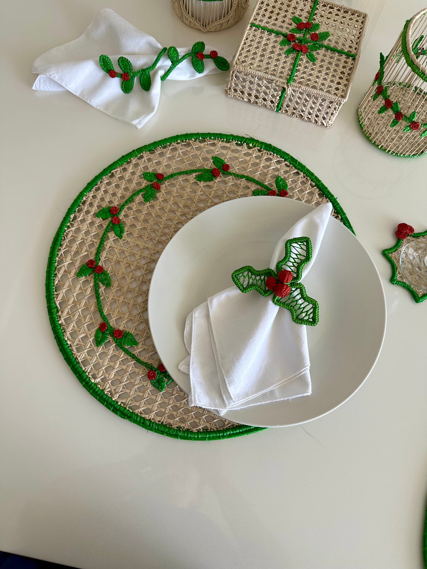Embroidered Greenery Iraca Placemat