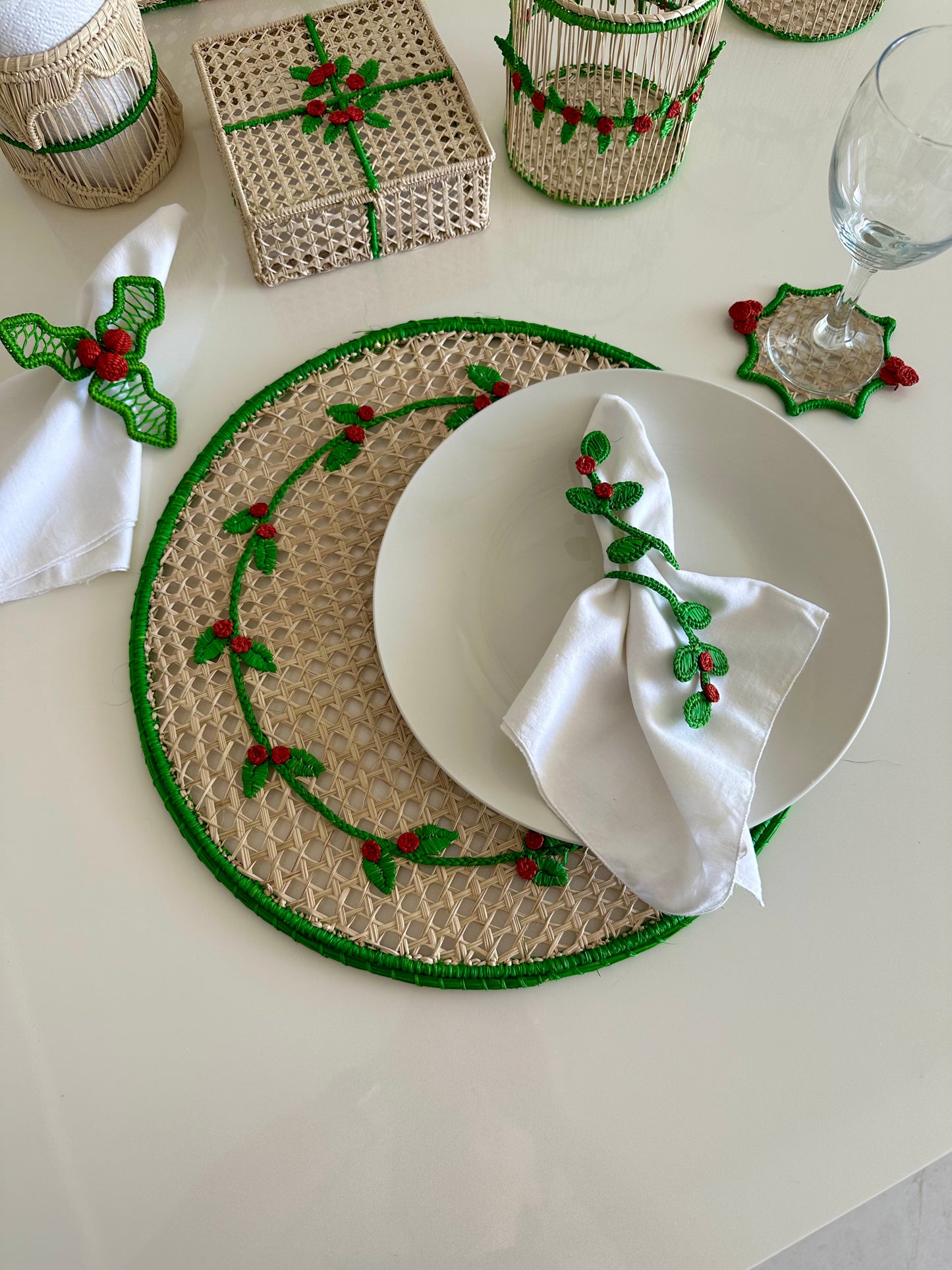 Embroidered Greenery Iraca Placemat