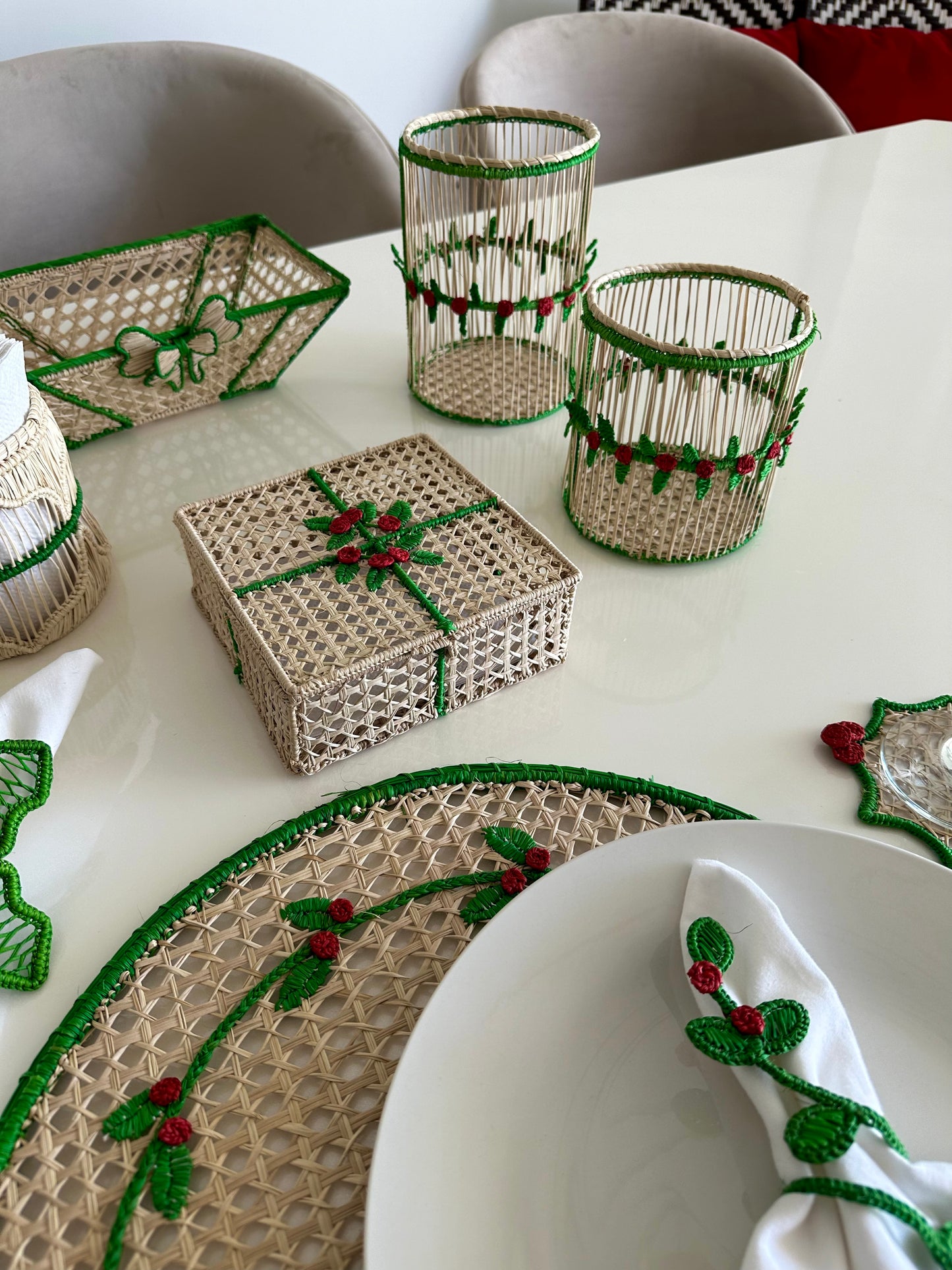 Green Iraca Bow Tray