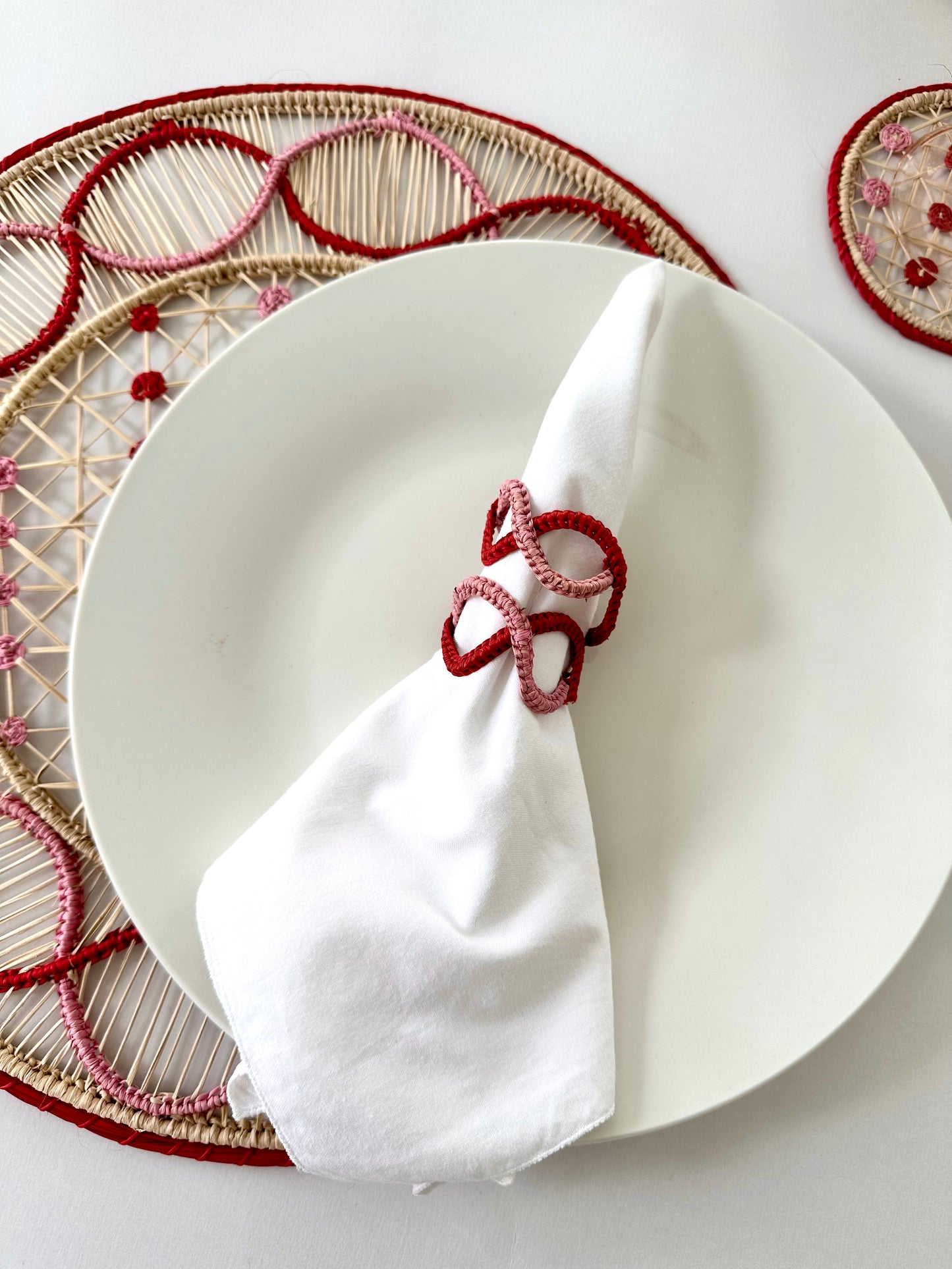 Jolly Red Iraca Napkin Ring (Set of 4, 6 & 8)