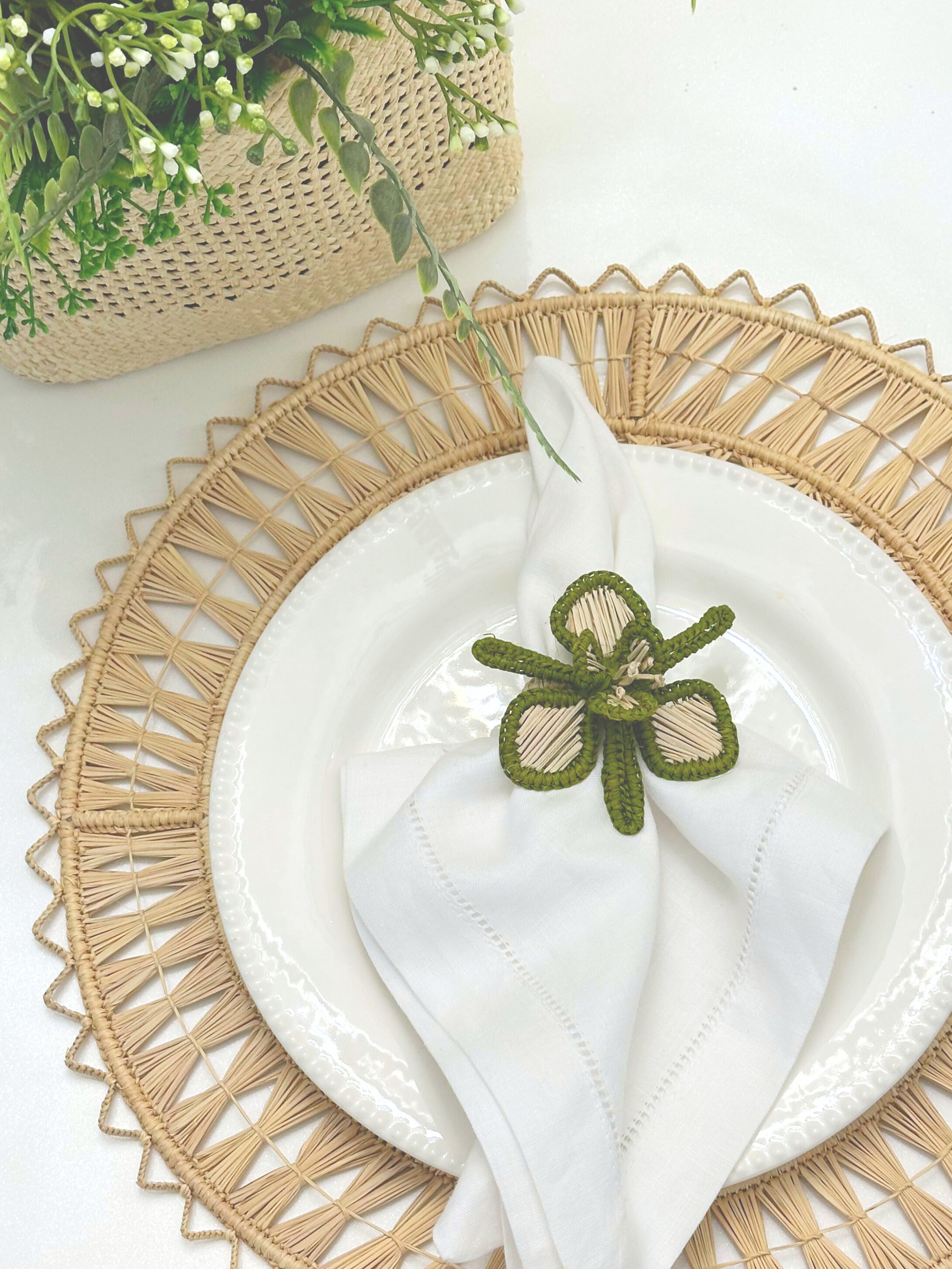 Orchid Frame Colored Iraca Napkin Ring