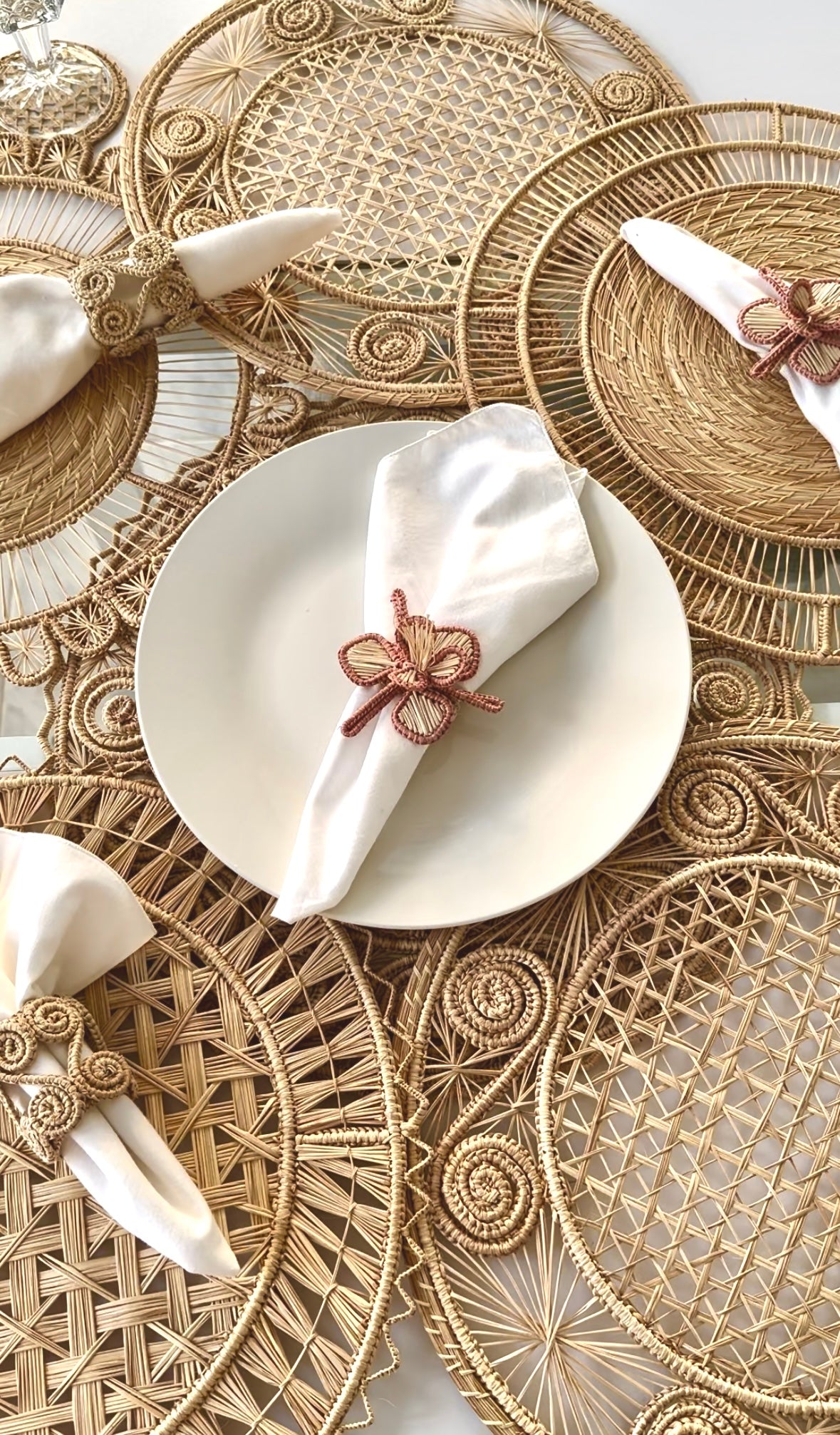Orchid Frame Colored Iraca Napkin Ring (Set of 6 or 8)