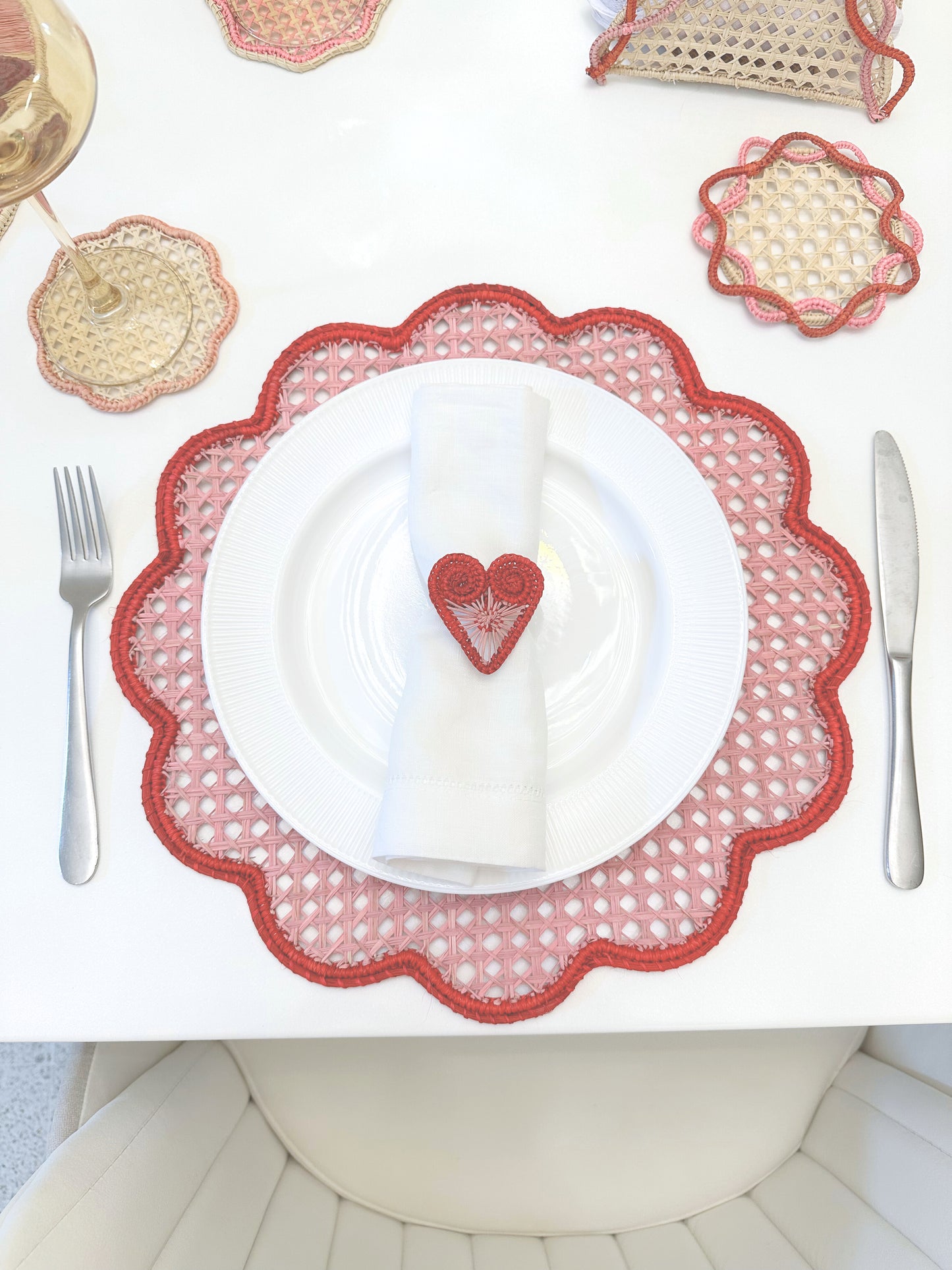 Scalloped Heart Iraca Placemat